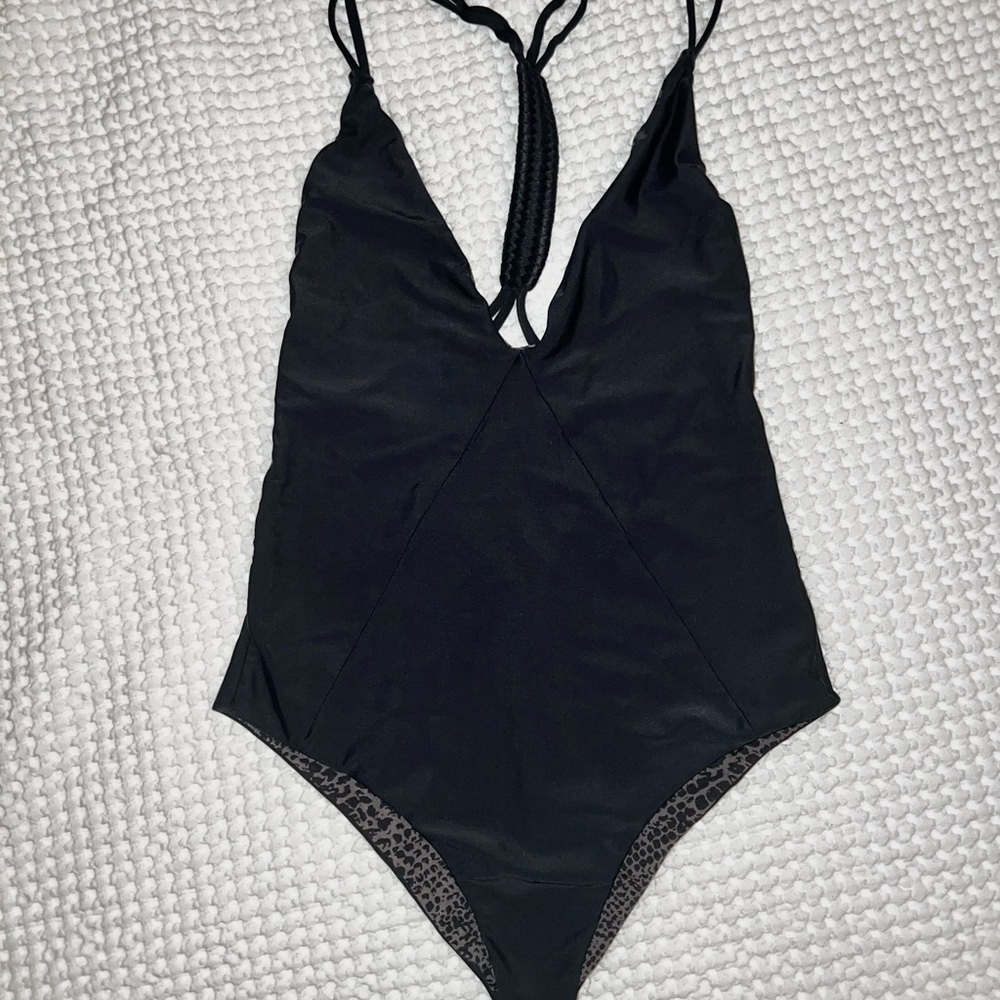 Acacia Venezuela One Piece